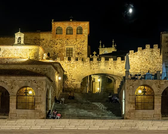 Overnachting in Cáceres‎