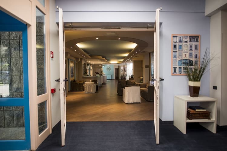 Image -  8 N - Hotel Approdo