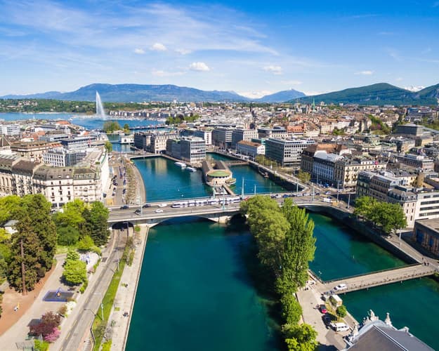 תמונה - Explorer Switzerland، 4 Adults