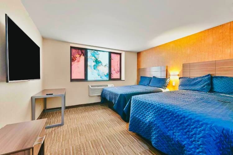 Image - Casa Blanca Hotel Brooklyn, New York 