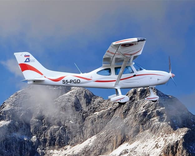 Immagine - Polet na Triglav z modernim motornim UL letalom za 1 osebo