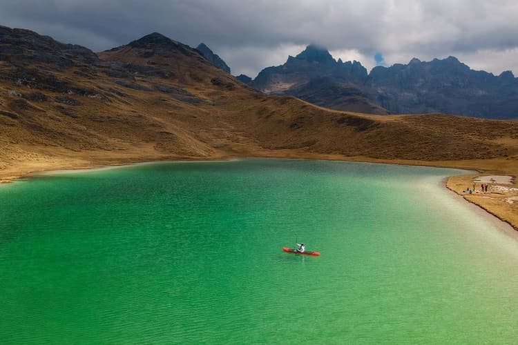 Imagen - Senderismo y kayak en la Laguna Esmeralda enAyacucho, Peru