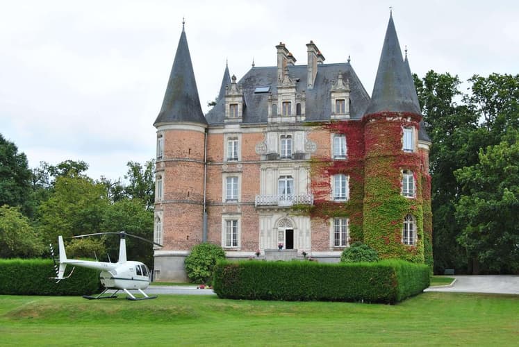 Image - 3 N Le Château D'Apigné + 1 GF 