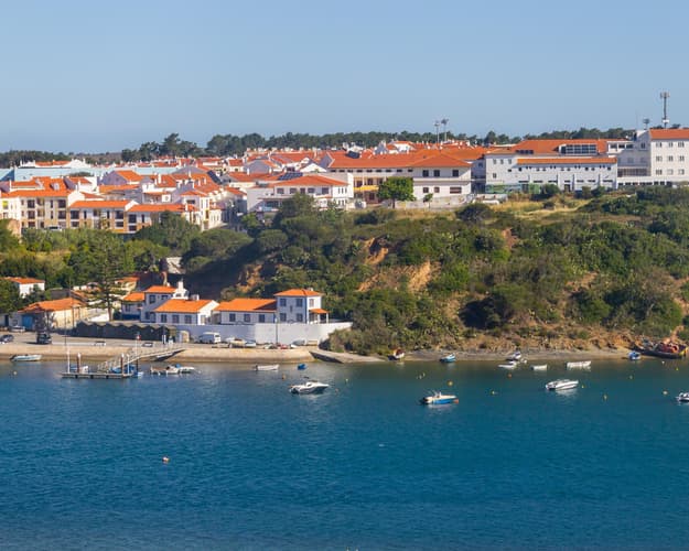 Imagem - V. N. Milfontes - Hotel 3* SA - Janeiro