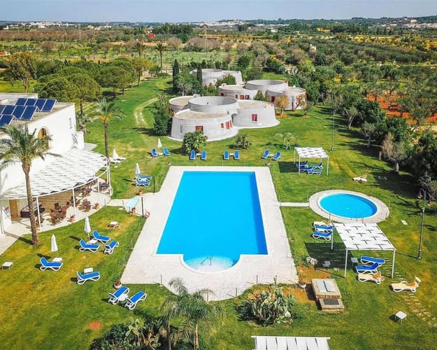 Immagine - SALENTO Masseria 4* AGOSTO 5 notti 2 persone Mezza Pensione