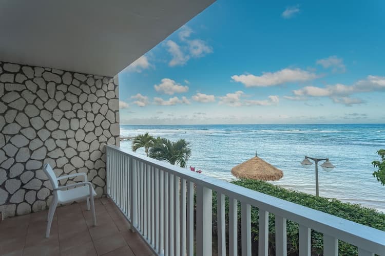 Imagen - Jue 19 Feb 26 - COR / MBJ + Hoteles en Montego Bay