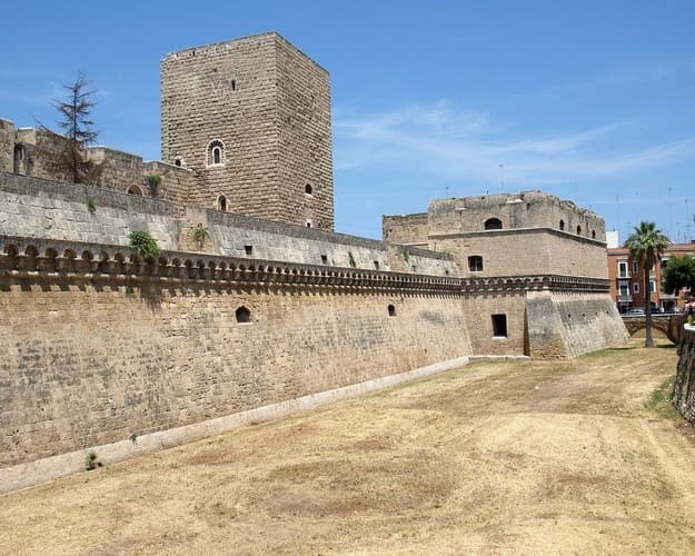 Immagine - APUGLIA 4 noči Bari Matera Alberobello Brindisi + rent'a'car