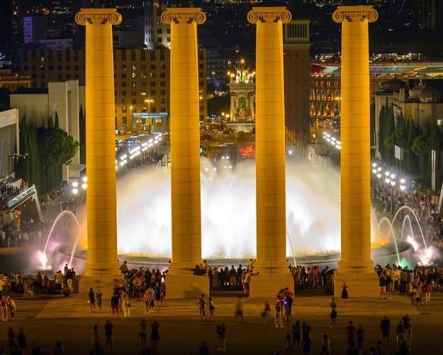 Image - Christmas in Barcelona, flight + hotel