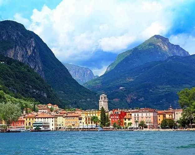 Image - Gardsko jezero 4 noči 27.4. do 1.5.