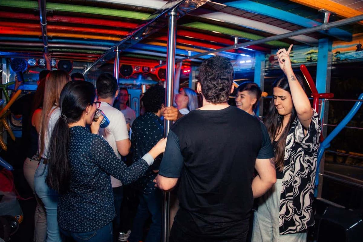 Autobús de fiesta por Medellín