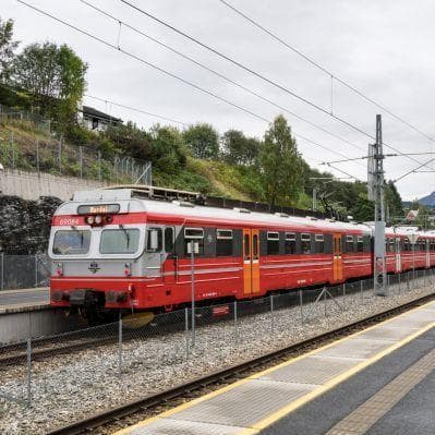 Emozionante escursione a bordo del treno della Ferrovia di Flåm - Flam