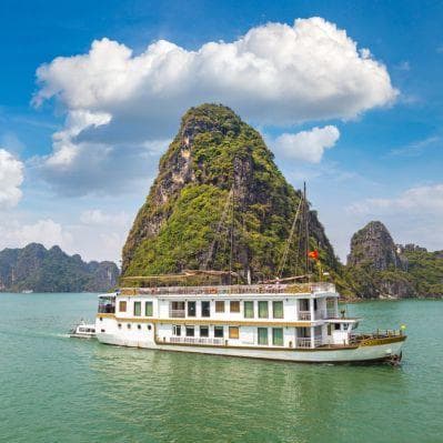 Dormire nella baia di Halong, a bordo di una moderna “giunca tradizionale” - Ha Long Bay