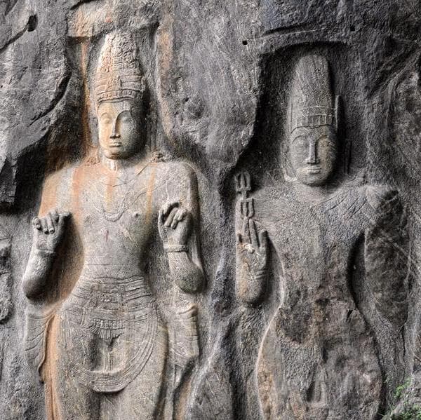  Eingang zum Buduruwagala-Felsentempel - Ella