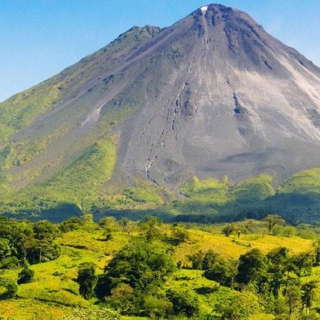 Día 2 : SAN JOSE – ARENAL - Arenal