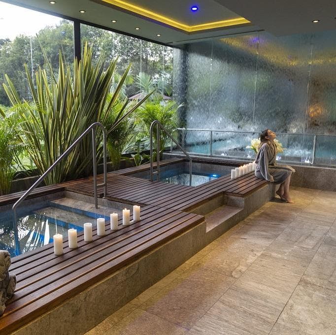 Day 1. Medellin - Hydromassage - Medellín