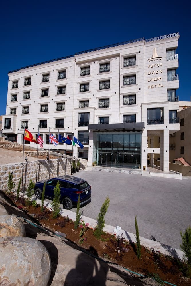 Petra Moon Luxury Hotel