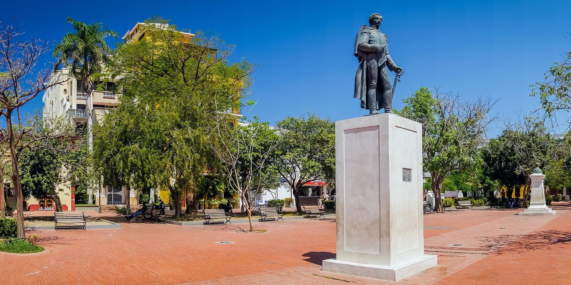 Día 6. Santa Marta - traslado terrestre a Santa Marta con City tour Panorámico en Barranquilla y en Santa Marta 