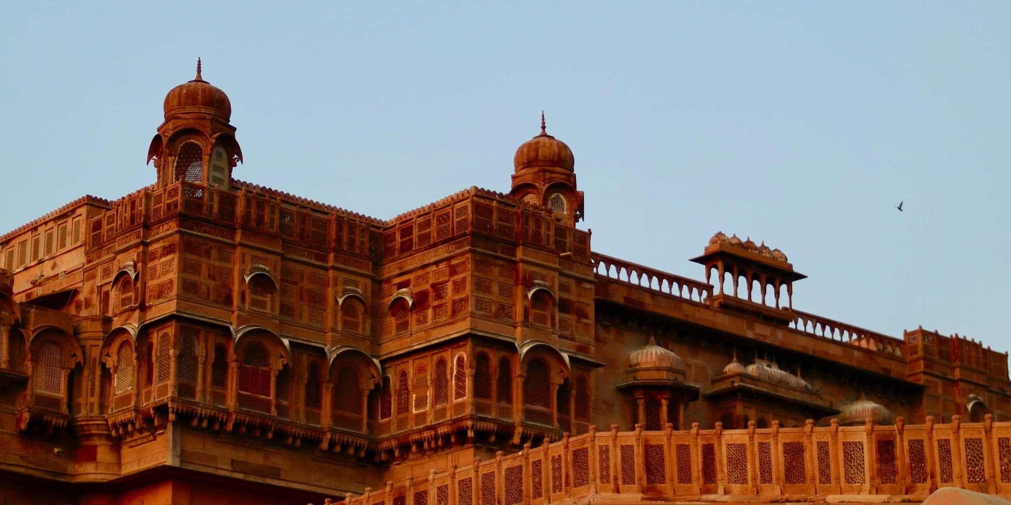 DAY 3: JAISALMER - DESERT, CAMELS AND MUSIC IN THE DUNES 