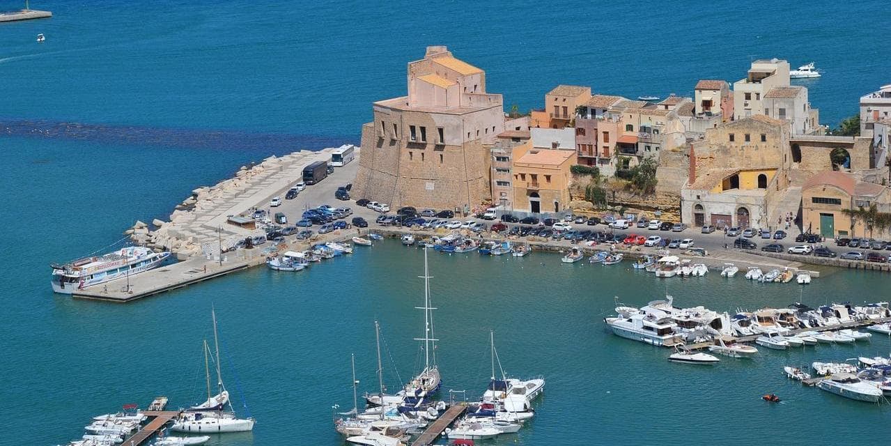 9° Giorno – Domenica: FAVIGNANA - TRAPANI (hotel a Trapani)