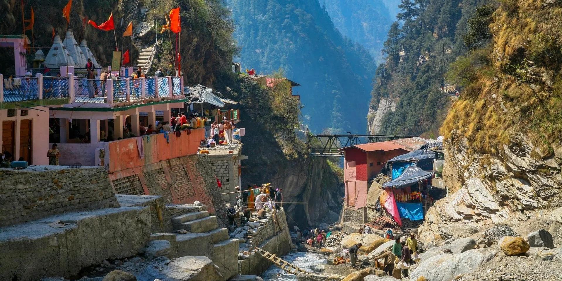 Day 03: Barkot – Yamunotri – Barkot {36 kms drive & 6 kms Trek (one way)}