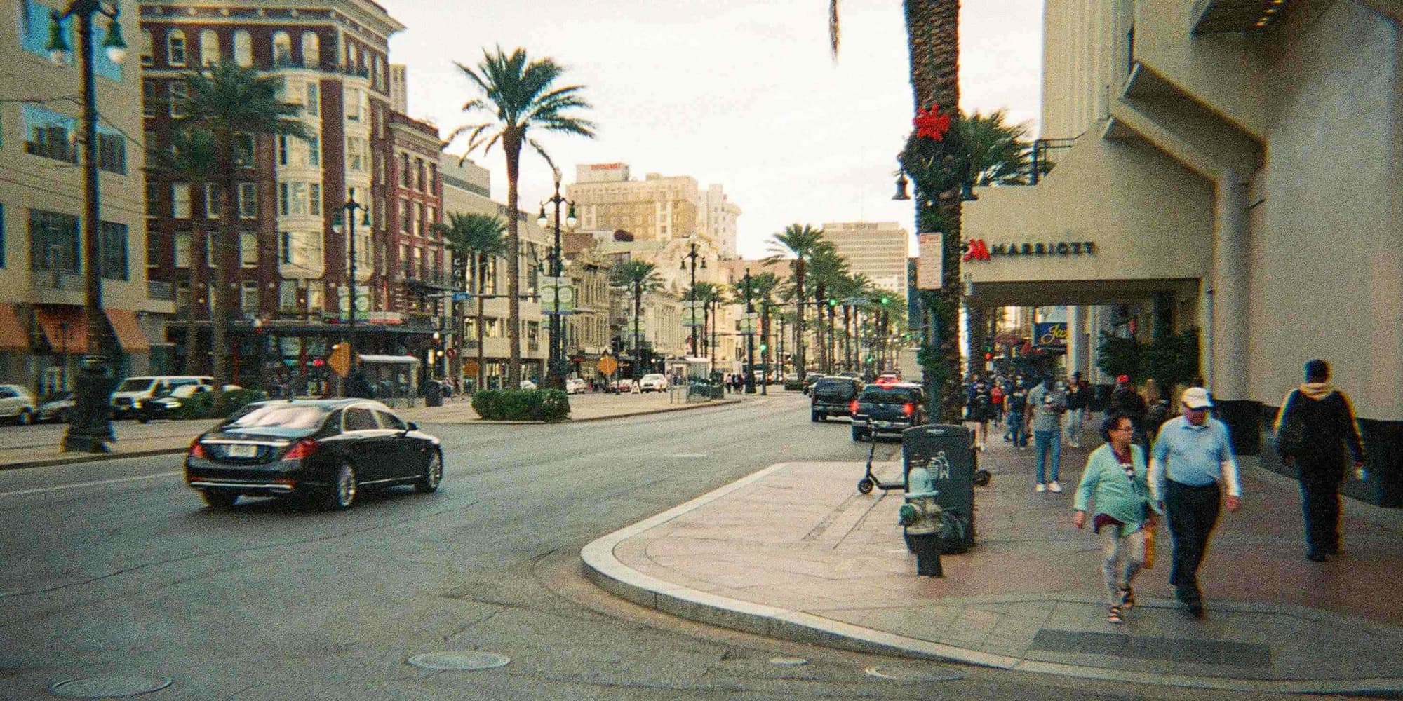 DIA 5: EXCURSÃO DE CATAMARÃ E FESTA NA RUA DUVAL