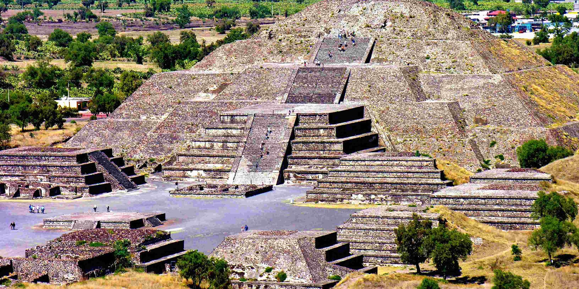 DAY 04. BASILICA & PYRAMIDS WITH LUNCH