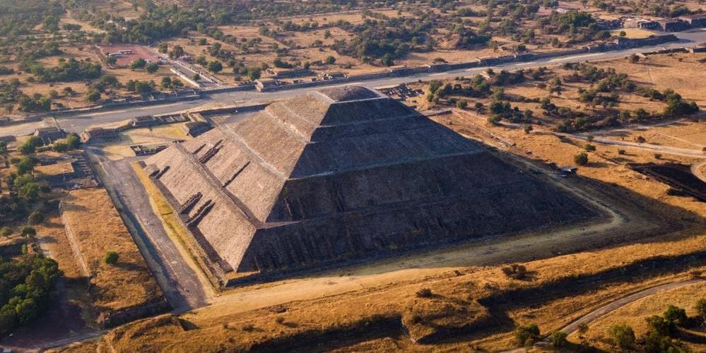Día 3 - BASÍLICA - TEOTIHUACÁN – MÉXICO 