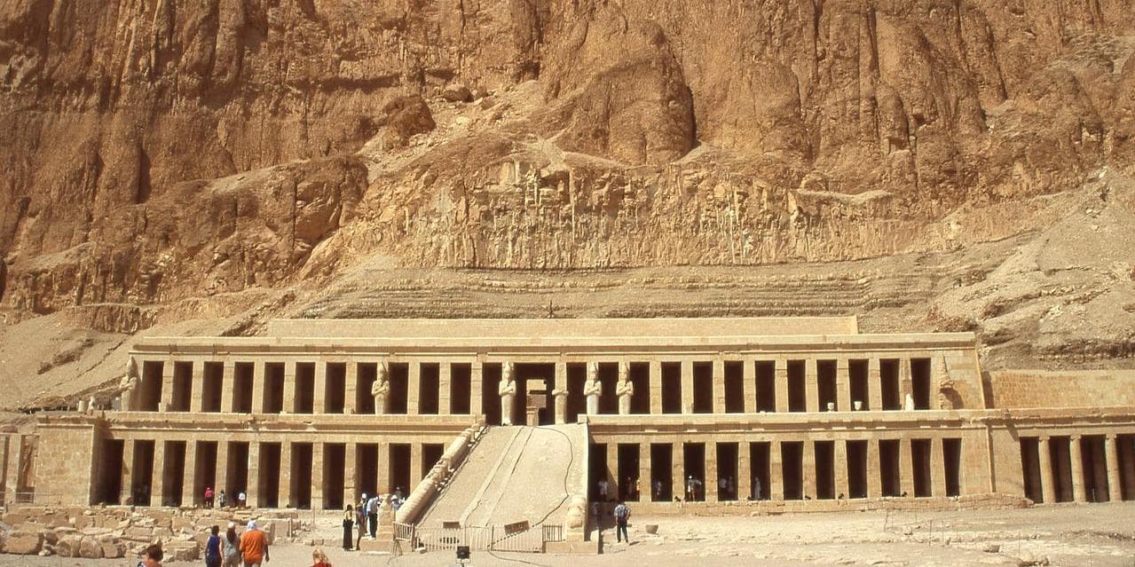 2° Giorno: Luxor –  Esna