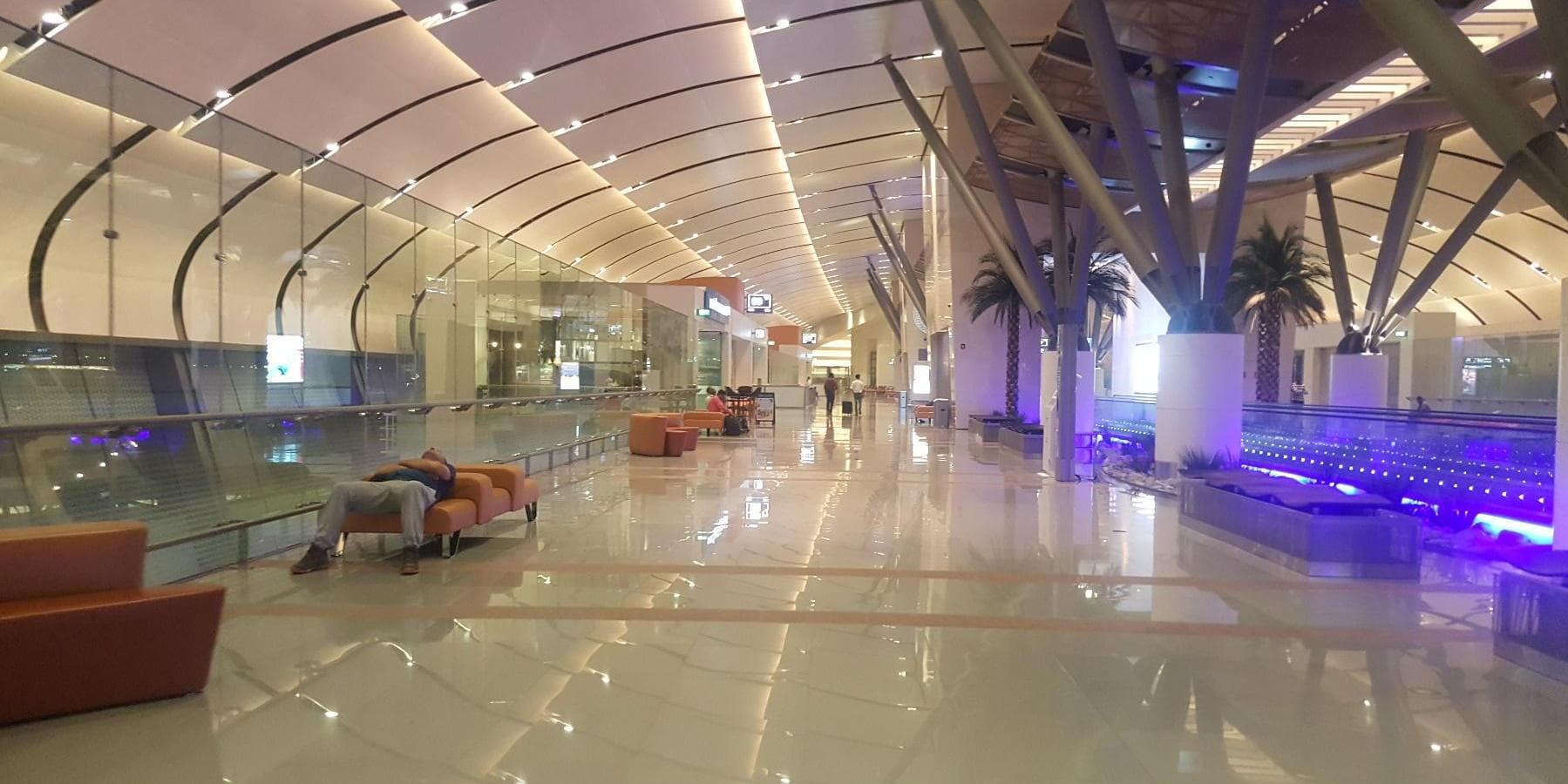 JOUR 1: SAMEDI-MASCATE-ARRIVÉE