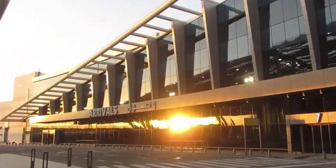 7º Día El Cairo / Aeropuerto (Desayuno)  08/08/2027.