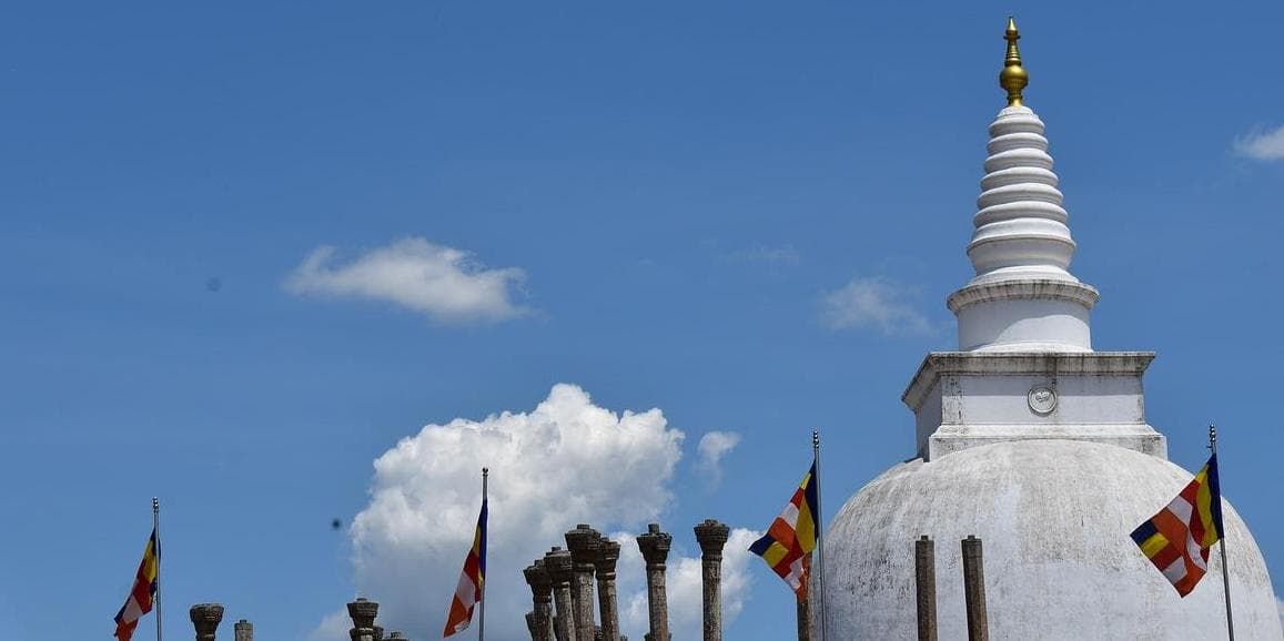 Giorno 03: Anuradhapura e Aukana (circa 02 ore in auto) 