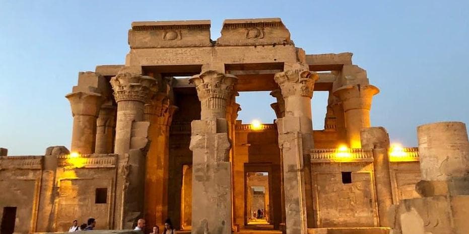 5º Día Edfu / Kom Ombo / Aswan (Desayuno / Almuerzo / Cena) 02/08/2027.