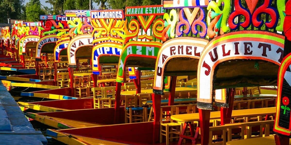 DÍA 6 	XOCHIMILCO Y CIUDAD UNIVERSITARIA