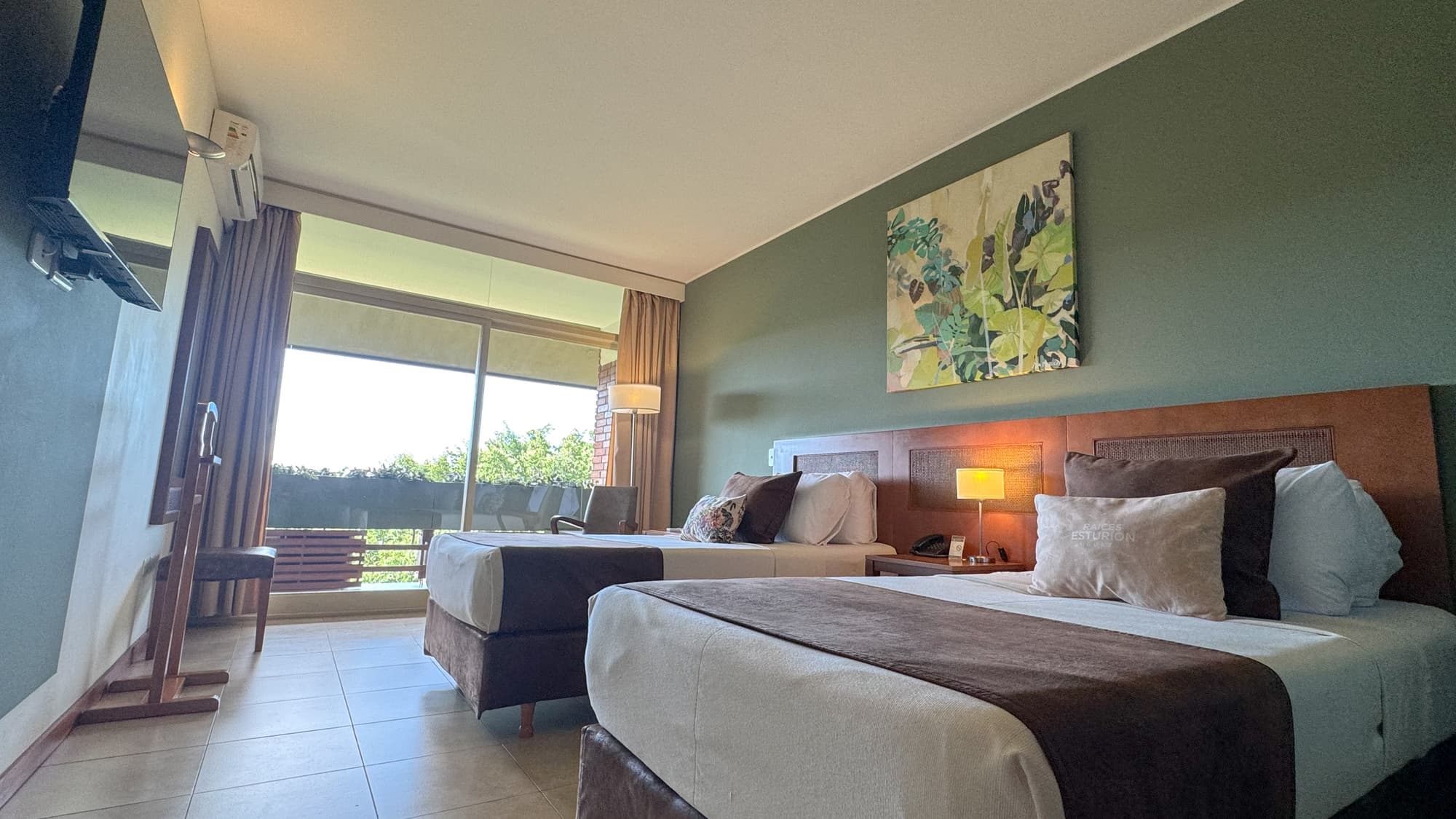 Hotel Raices Esturion, 