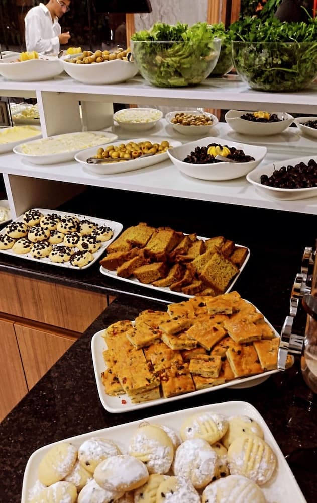 Mays Royal Hotel, Breakfast area