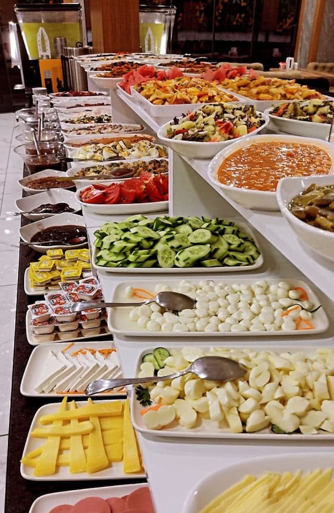 Mays Royal Hotel, Breakfast area