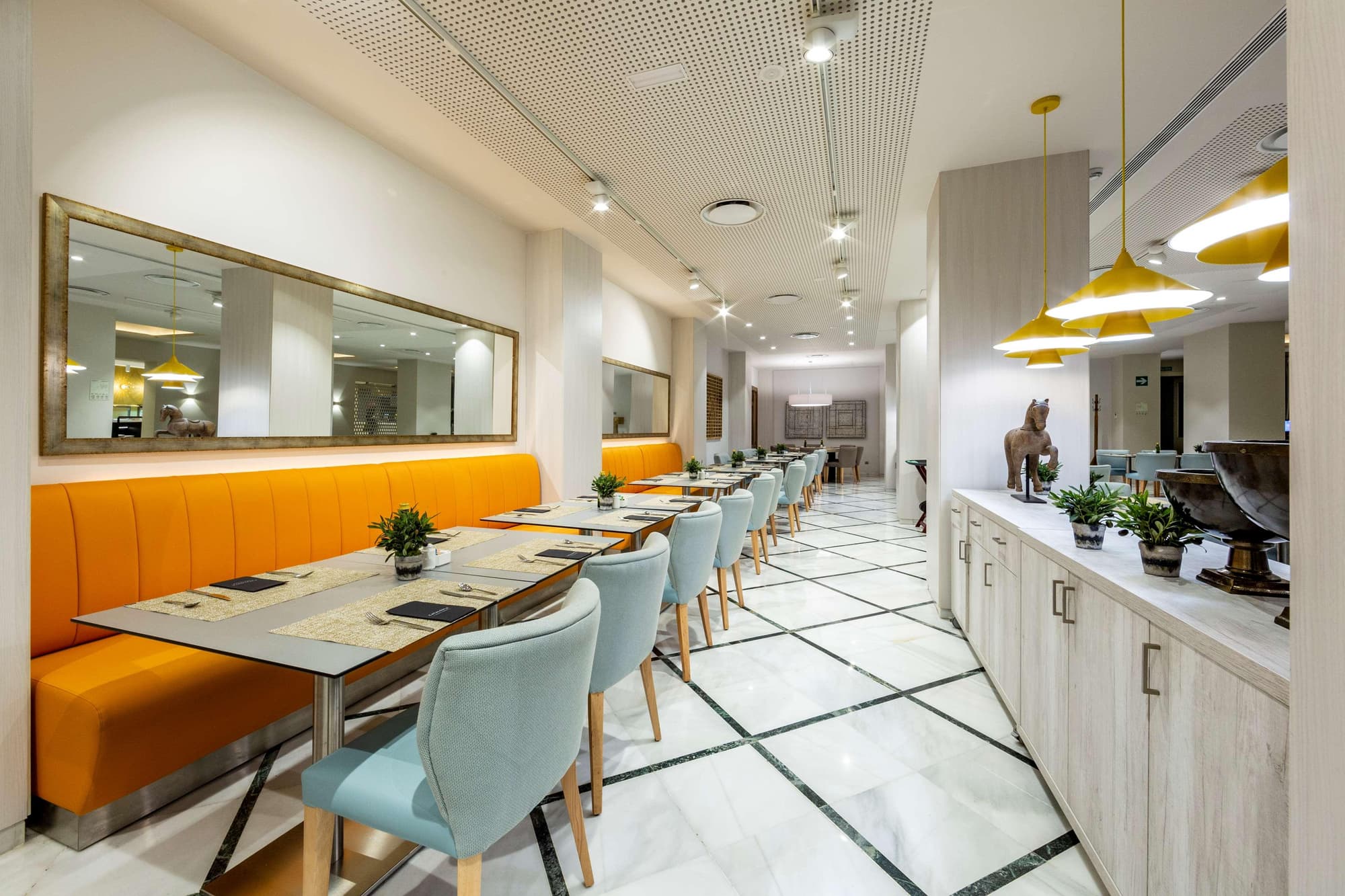 Catalonia Granada, Restaurant