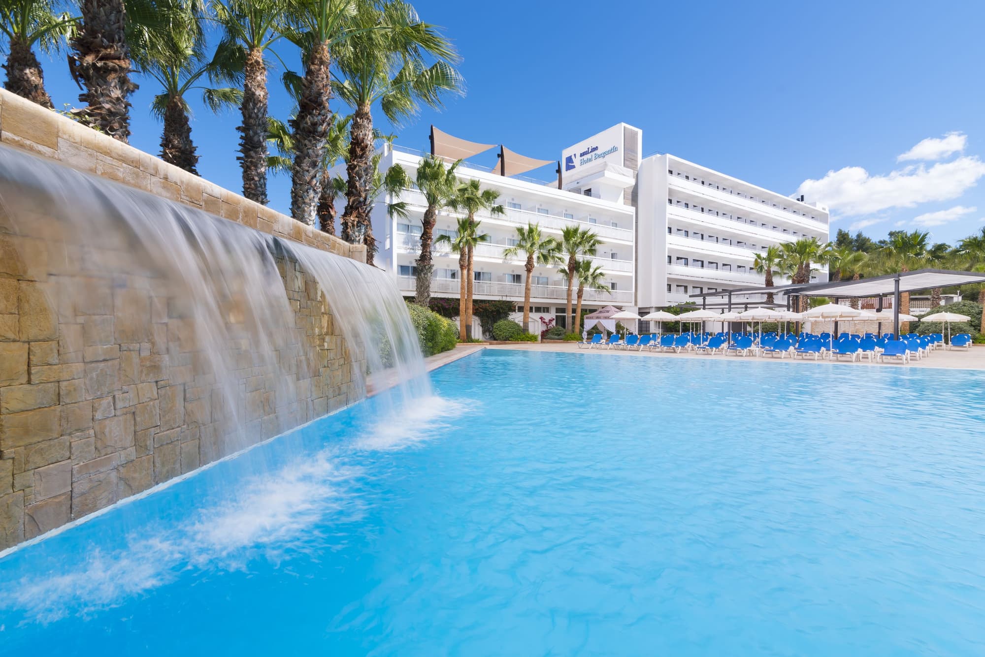 AzuLine Hotel Bergantin, General view