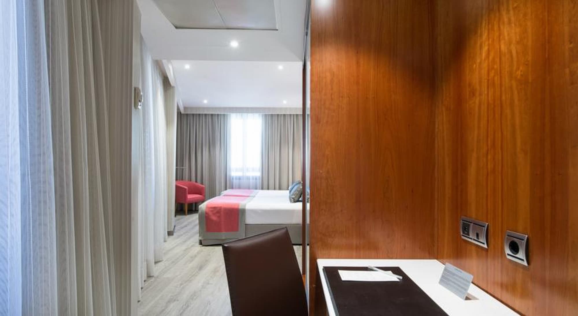 Catalonia Barcelona 505, Room