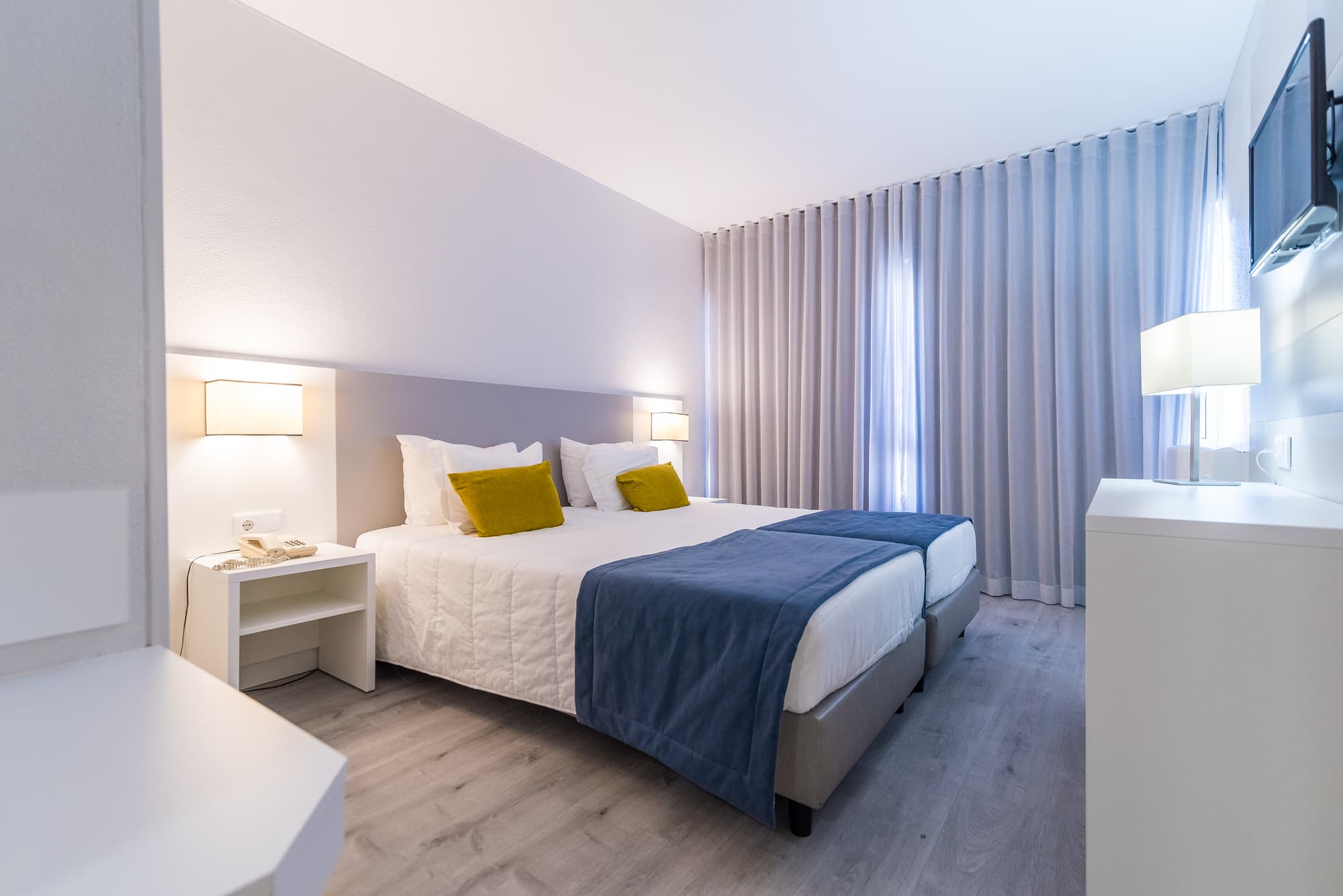 Costa de Prata I, Room