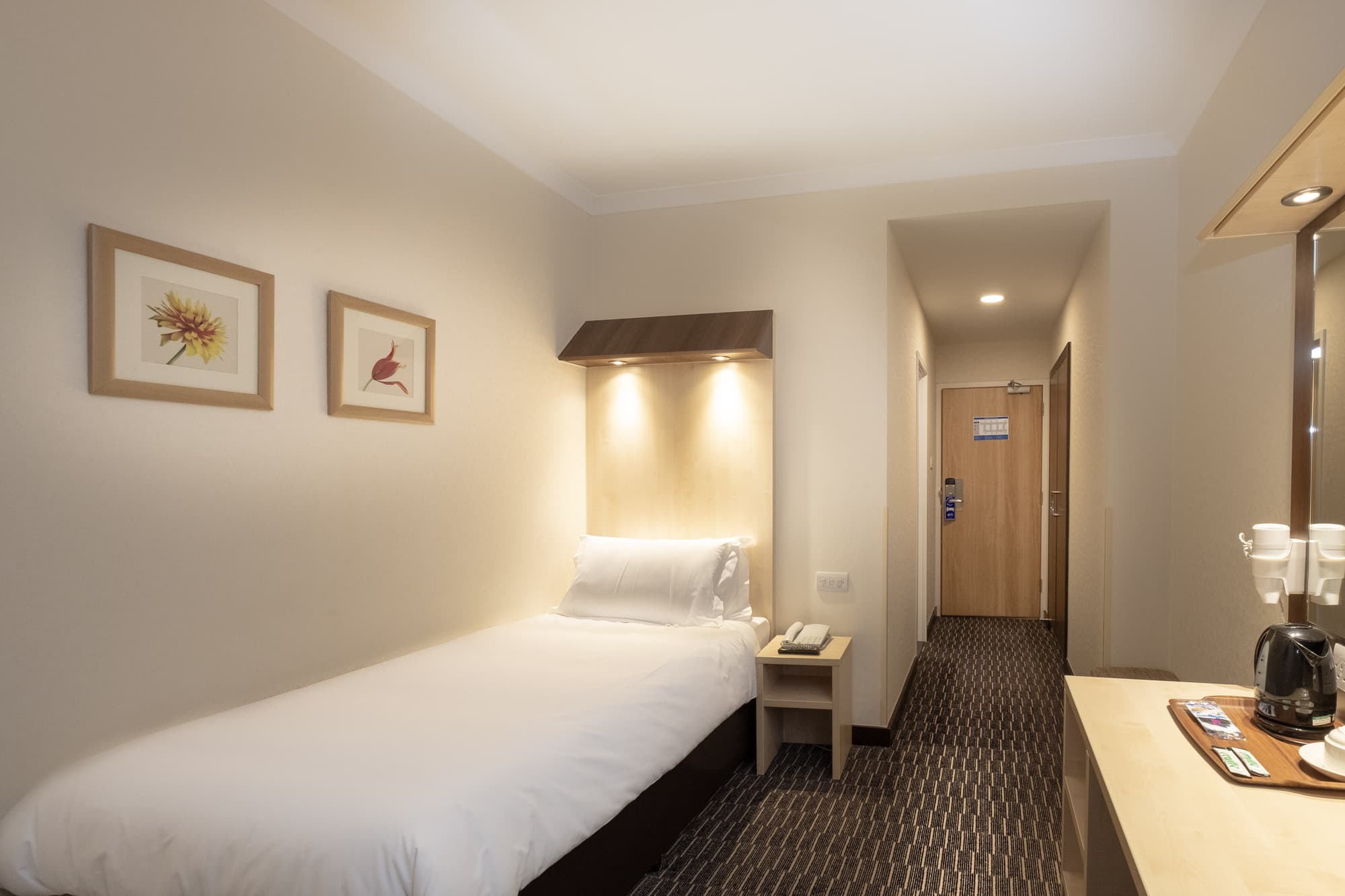 Royal National, Room