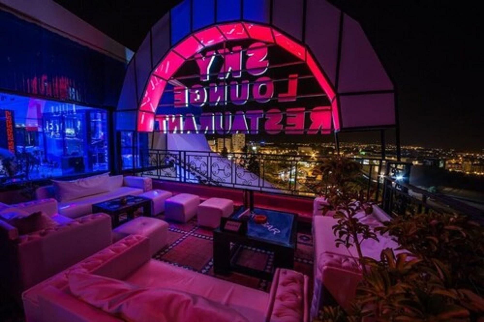 Menzeh Zalagh City Center, Bar