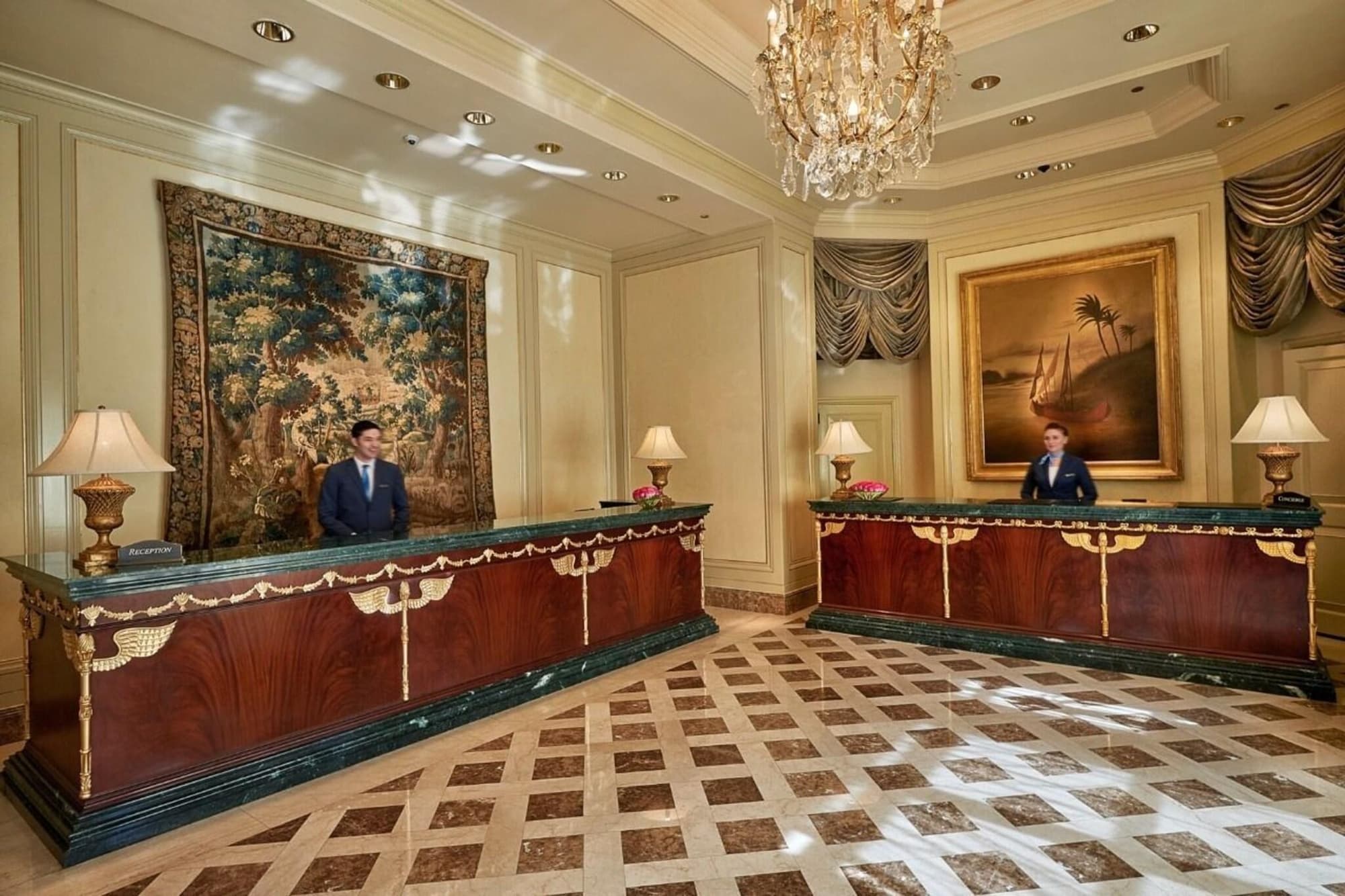 Four Seasons First Residence, Lobby