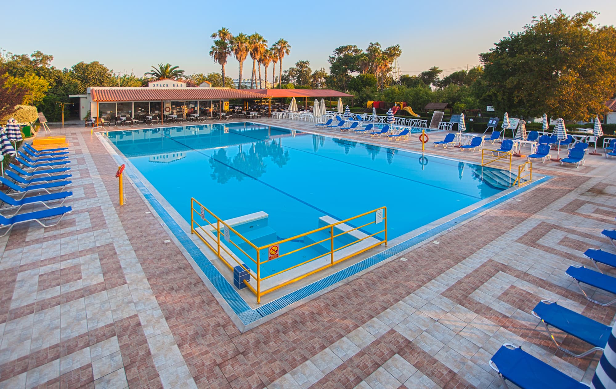 Continental Palace, Pool