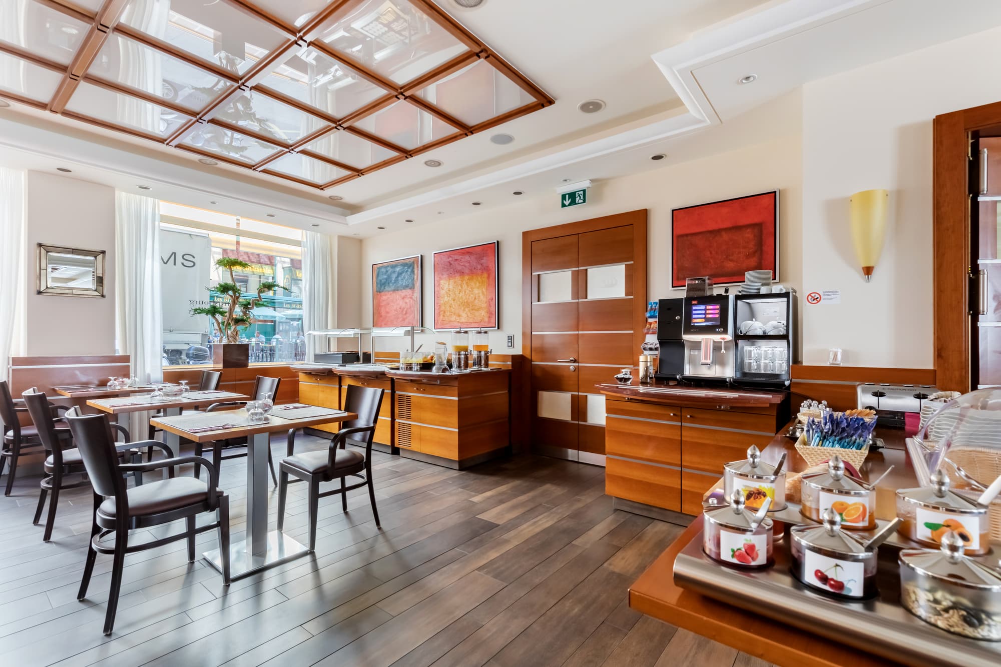 Hotel Strasbourg, Restaurant