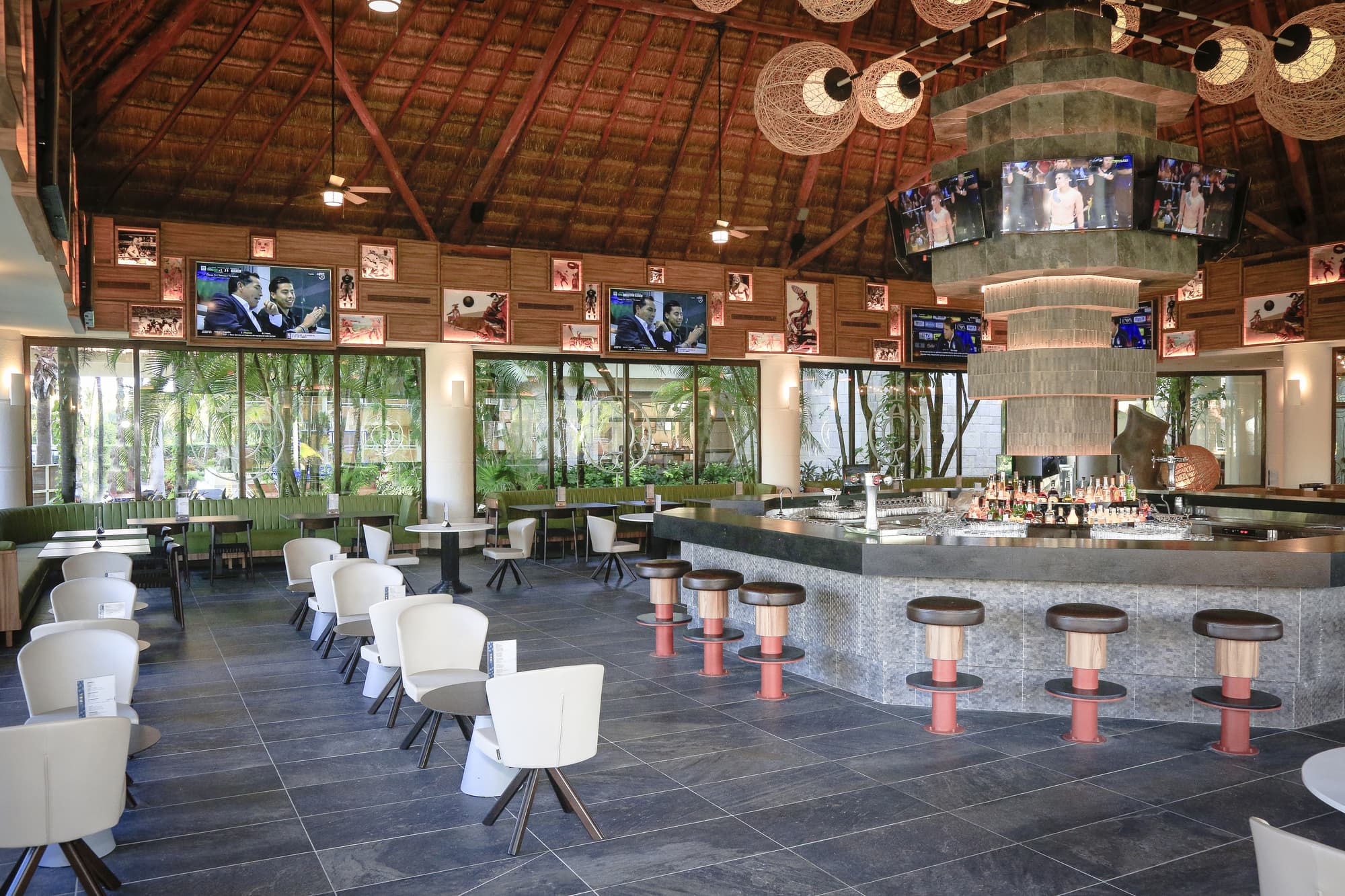 Bahia Principe Luxury Akumal, Bar