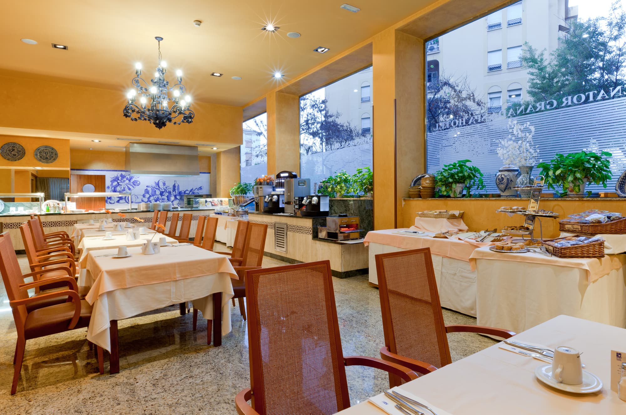 Senator Granada, Restaurant