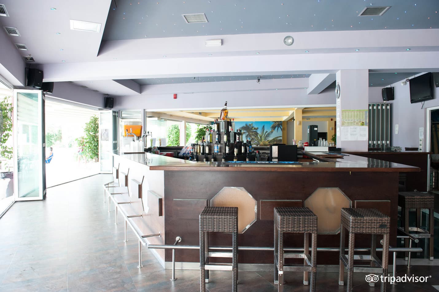 Majestic Hotel & Spa, Bar