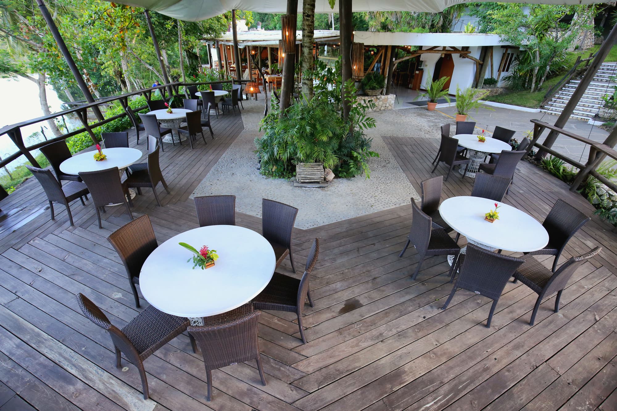 Villa Maya, Restaurant