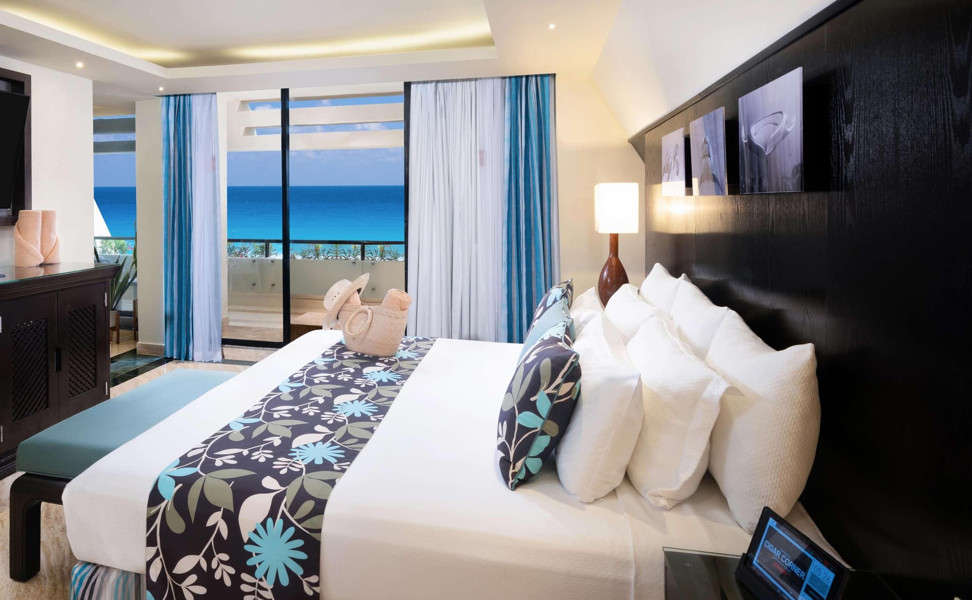 The Pyramid Cancun by Oasis, Room